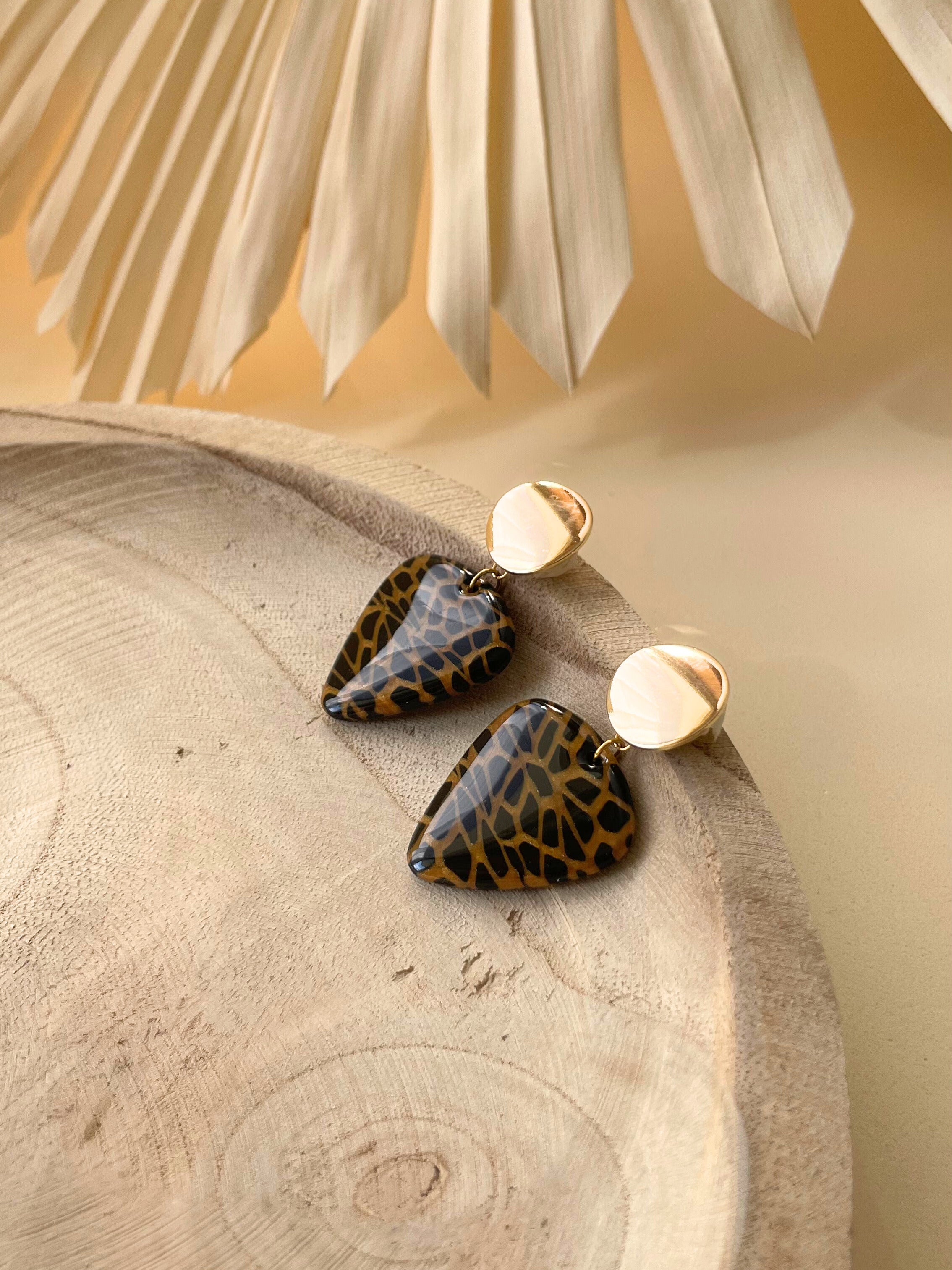 Brincos London Preto & Dourado