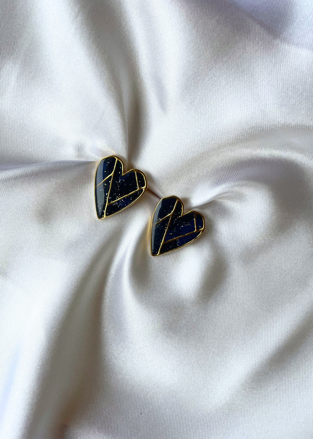 Brincos Coração Geo Preto