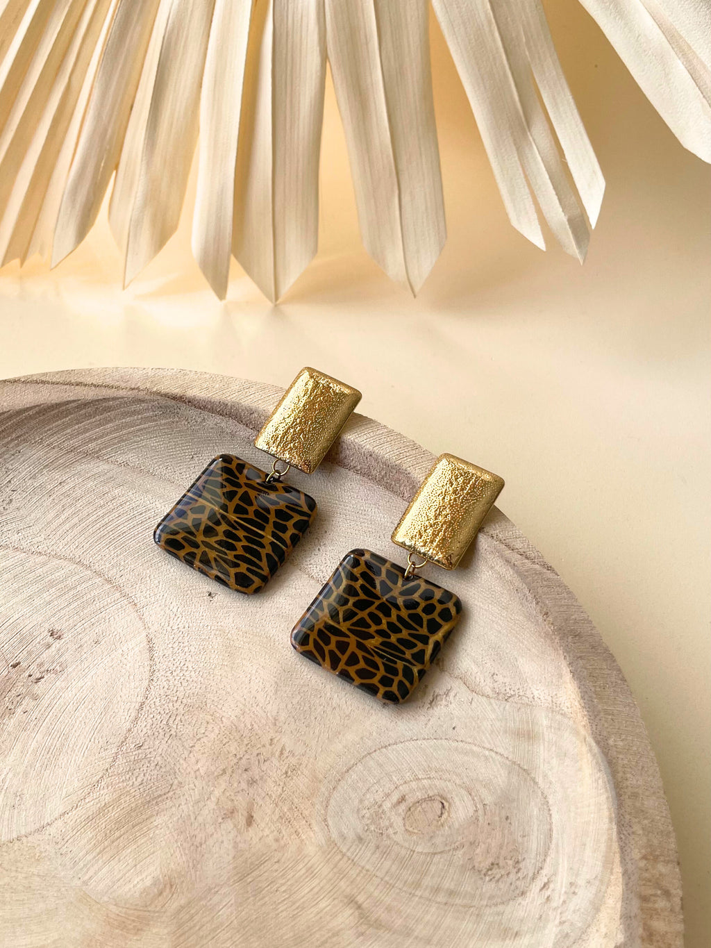 Brincos Beverly Preto & Dourado