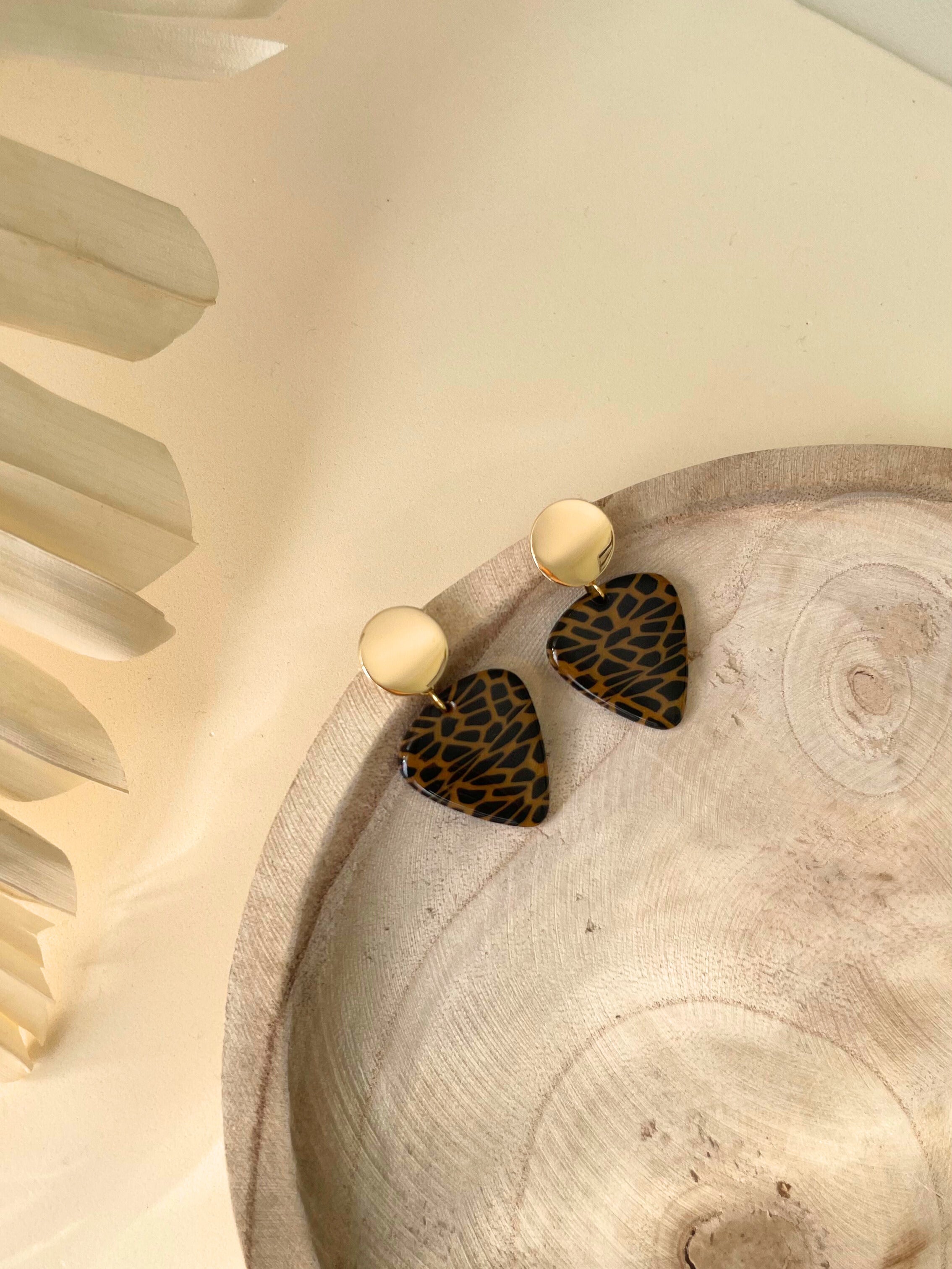 Brincos London Preto & Dourado